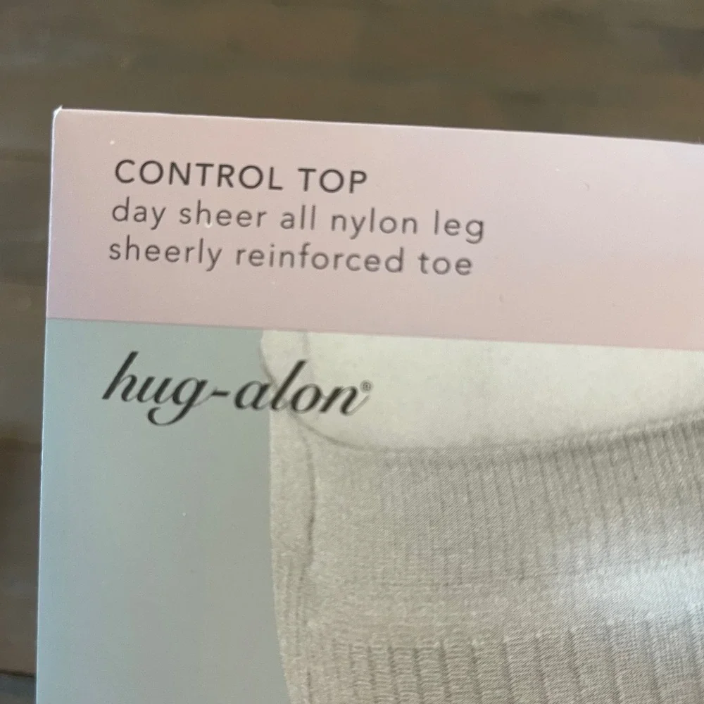 Hug-Alon Nice Touch Daysheer Control Top‎ Pantyhose Gentle Brown sz E